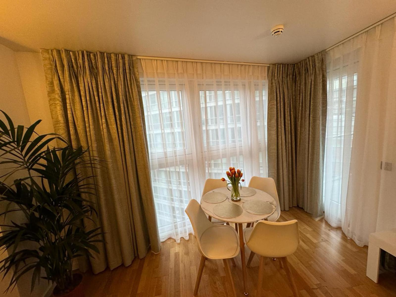 Luxury Apartment In Canary Wharf London Exterior foto